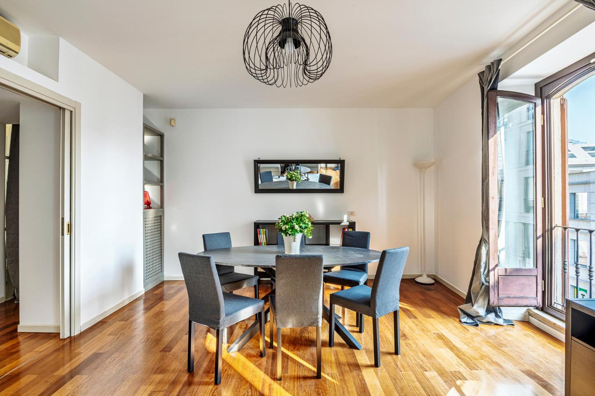 Elegant 2 Bedrooms Apartments Near Duomo Milano Eksteriør billede
