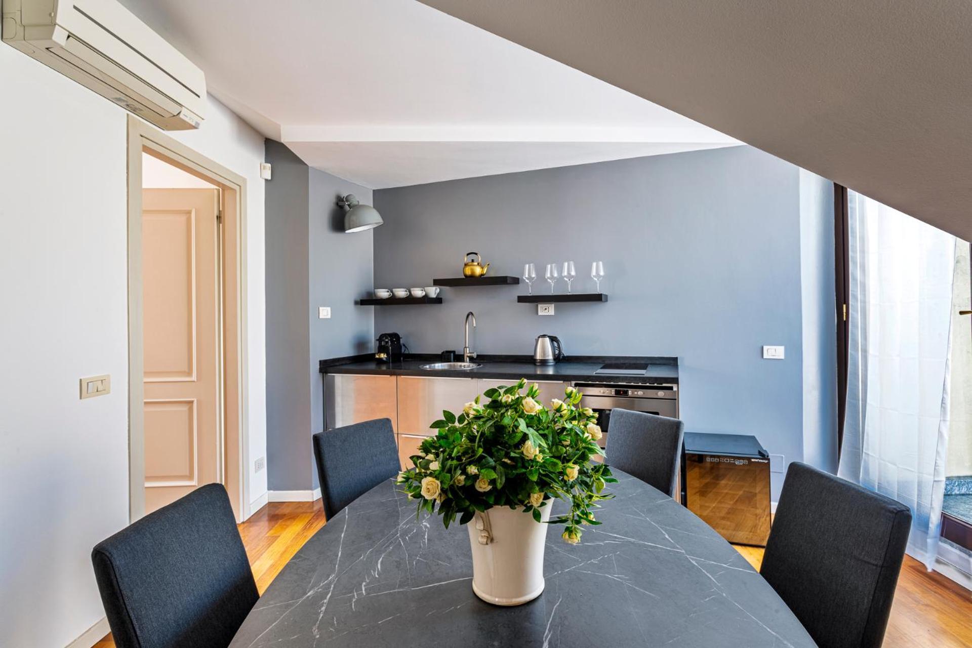 Elegant 2 Bedrooms Apartments Near Duomo Milano Eksteriør billede