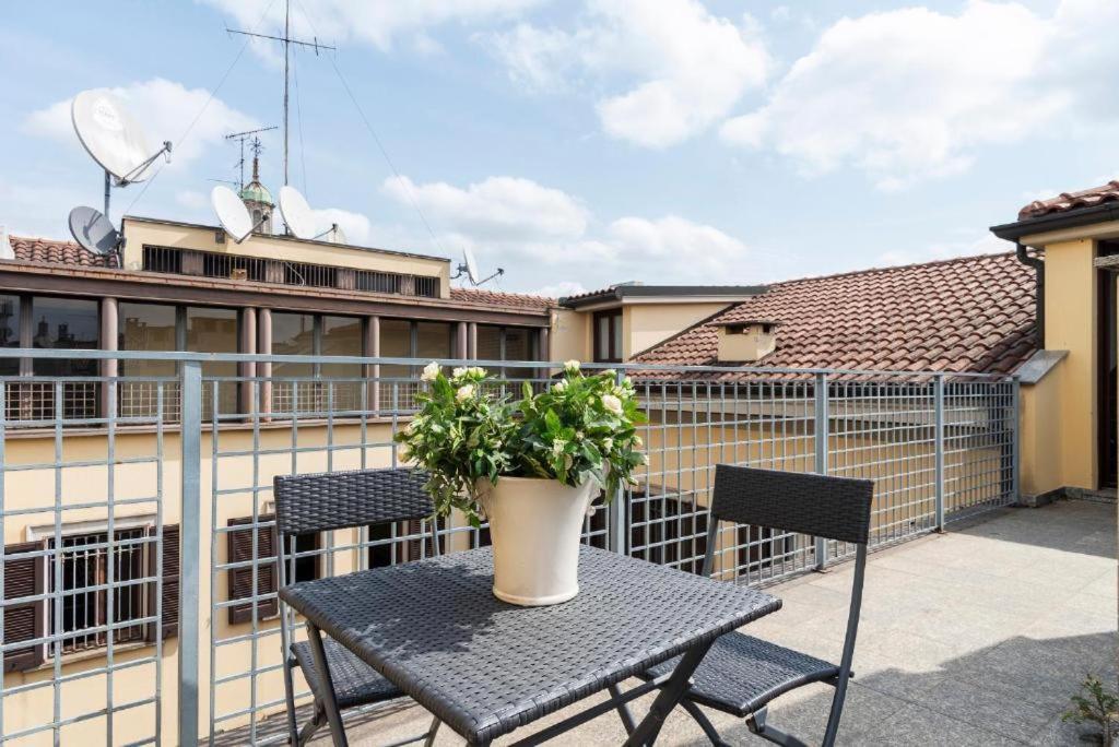 Elegant 2 Bedrooms Apartments Near Duomo Milano Eksteriør billede